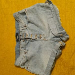 Size 6 Aero shorts  cuffed bottoms. Button fly